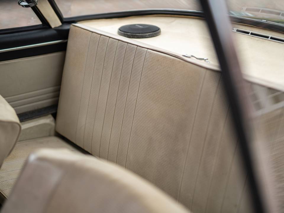 Image 26/38 of Volkswagen Karmann Ghia 1500 (1968)