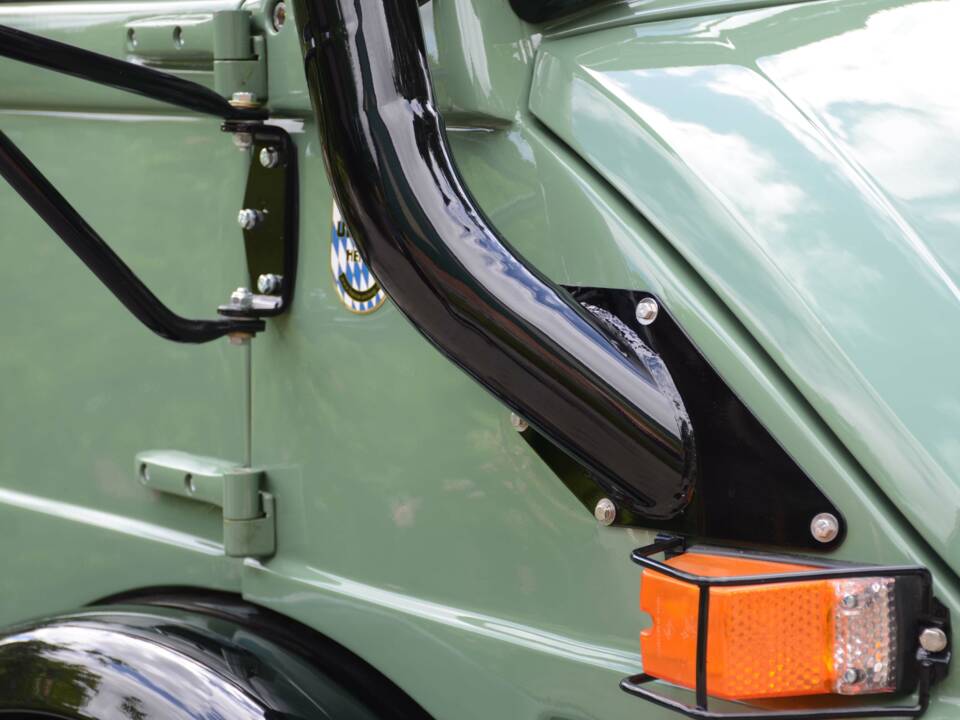 Image 58/71 of Mercedes-Benz Unimog U52 (1983)