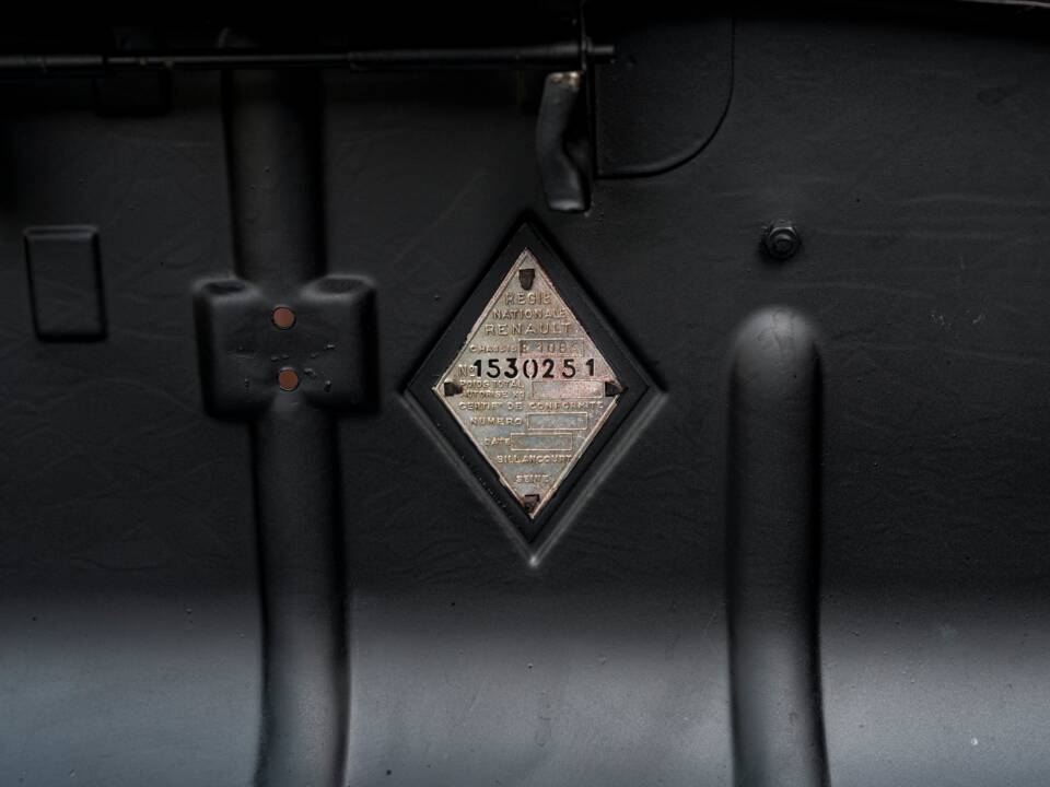 Immagine 32/33 di Renault 4 CV Décapotable (1951)