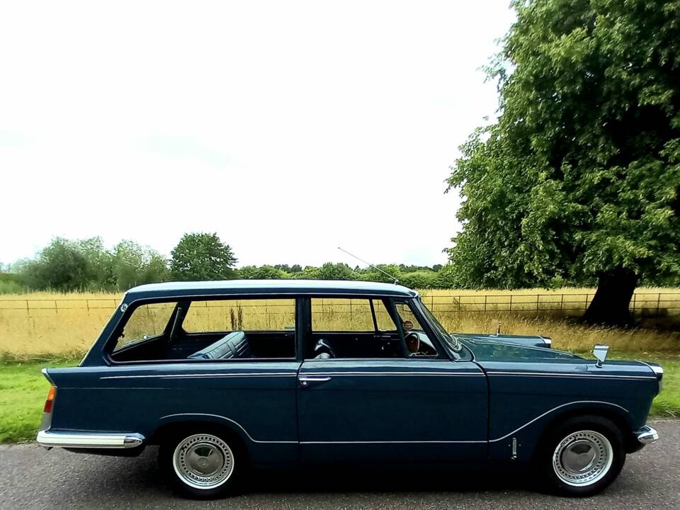 Image 32/93 of Triumph Herald 1200 (1964)