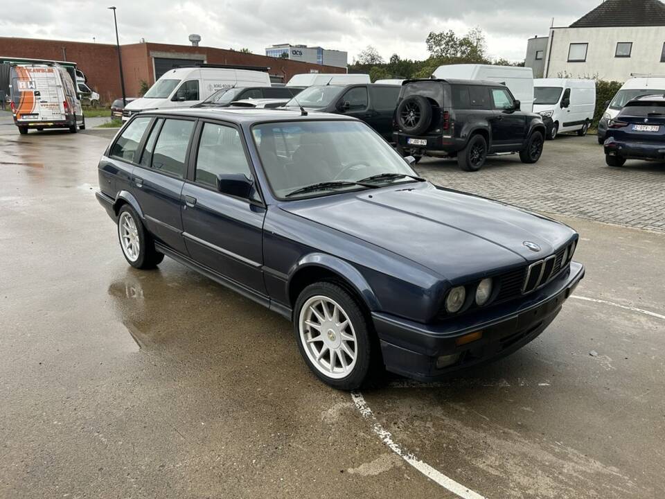 Bild 3/8 von BMW 320i Touring (1989)