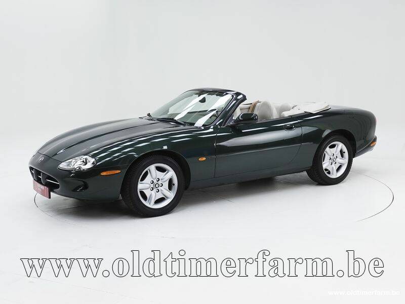 Immagine 1/15 di Jaguar XK8 4.0 (1998)