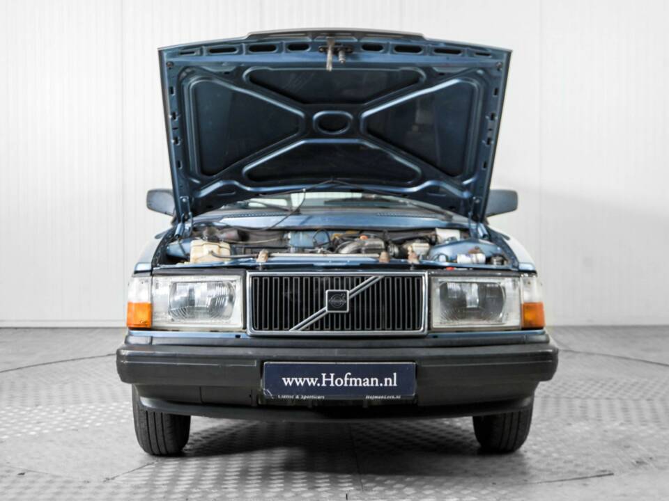 Image 37/50 de Volvo 240 Turbo (1983)