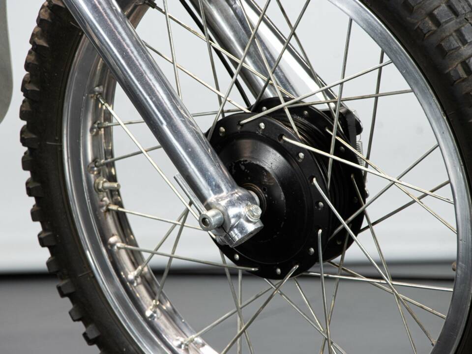 Image 41/50 de KTM DUMMY (1973)