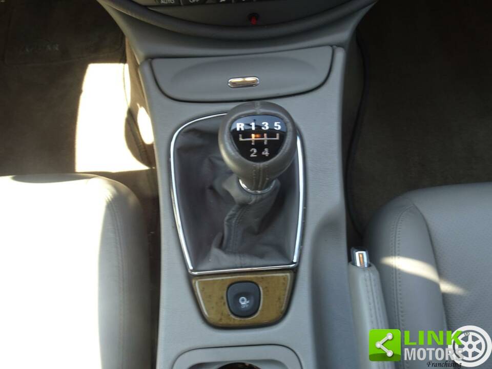 Imagen 18/39 de Jaguar S-Type 3.0 V6 (2000)