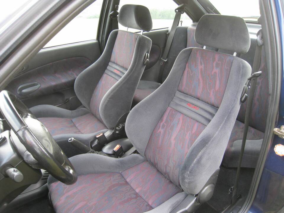 Image 6/8 of Ford Escort 2.0 16V "F1 Edition" (1996)