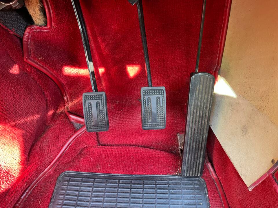 Image 36/50 of Triumph Herald 1200 (1965)