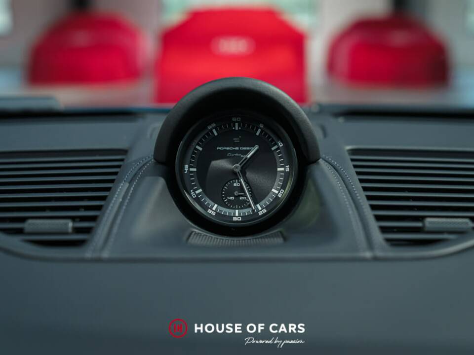 Imagen 21/25 de Porsche 911 Turbo "50 Years" (2024)