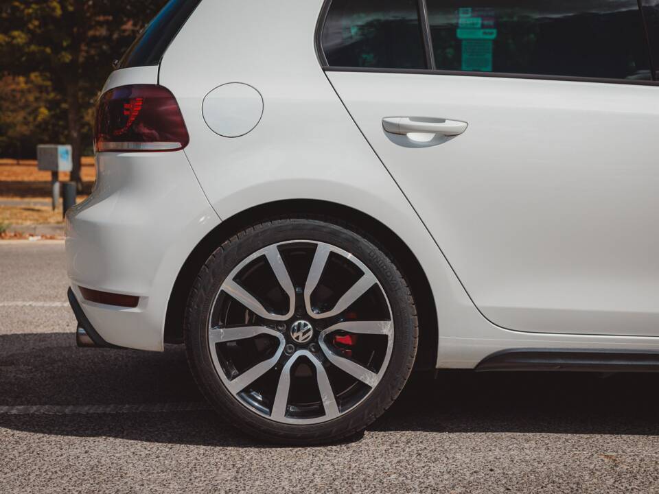 Imagen 11/42 de Volkswagen Golf VI GTI (2011)