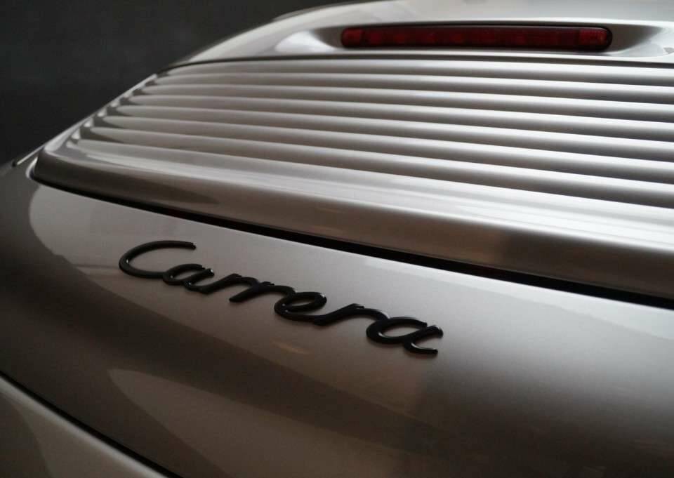 Immagine 38/50 di Porsche 911 Carrera 4 (2001)