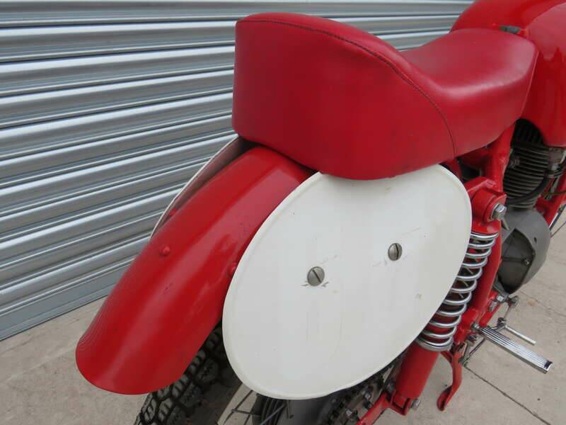 Image 38/43 of MV Agusta 175 CS Sport Disco Volante (1955)