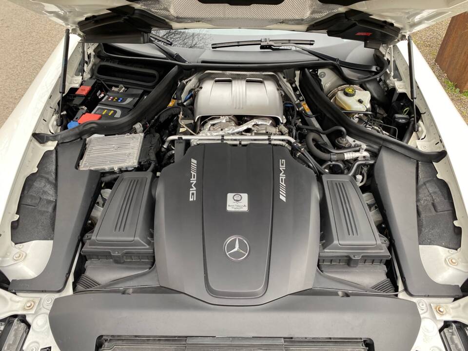 Image 32/34 de Mercedes-AMG GT-S (2018)