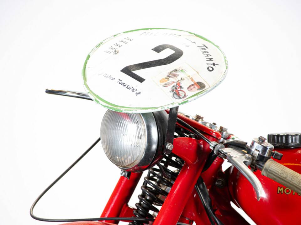 Image 17/42 of Moto Guzzi Motoleggera 65 (1954)