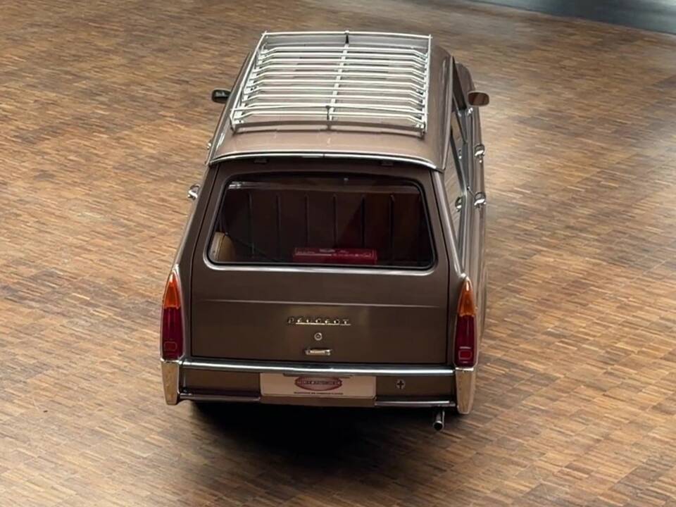 Image 12/40 of Peugeot 404 Break (1965)