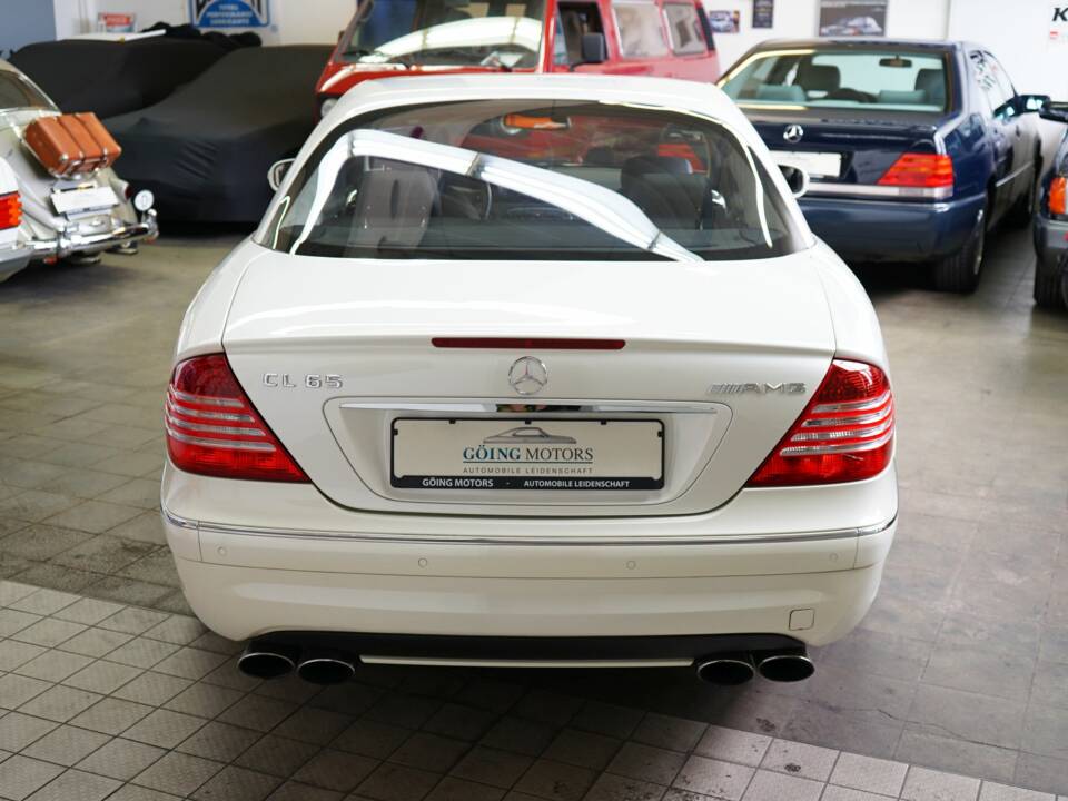 Imagen 26/32 de Mercedes-Benz CL 65 AMG (2005)