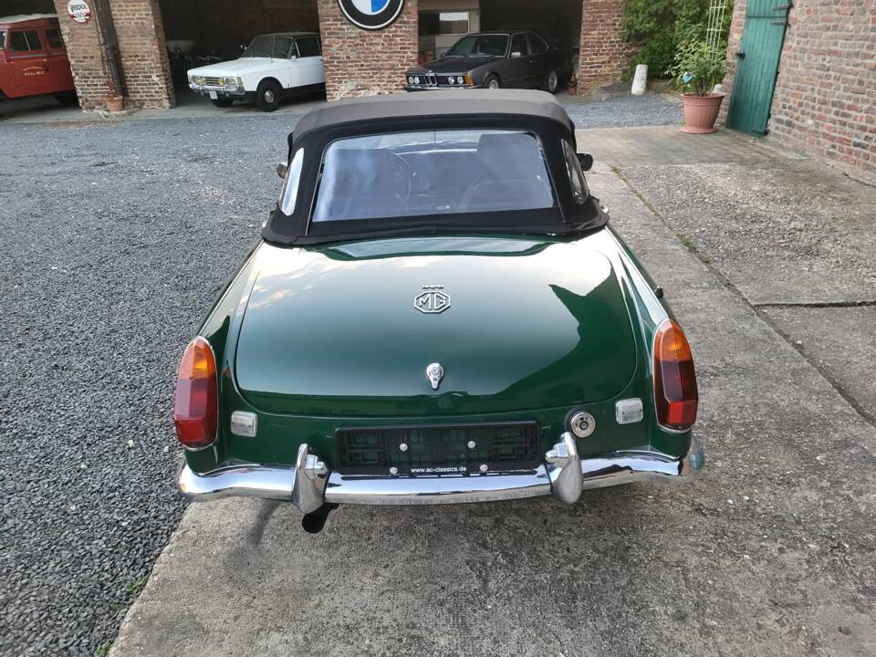 Image 51/58 of MG MGB (1971)