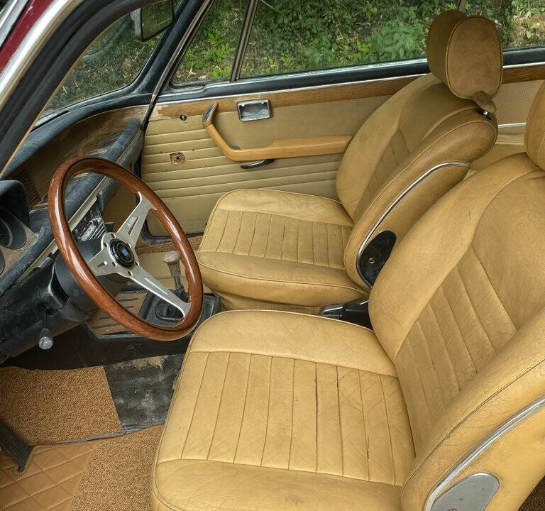 Image 2/8 of BMW 3.0 CS (1971)