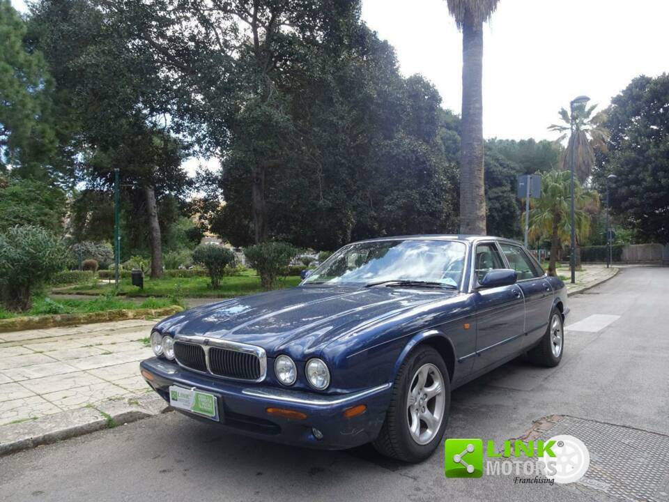 Imagen 1/10 de Jaguar XJ 8 Sovereign (1999)