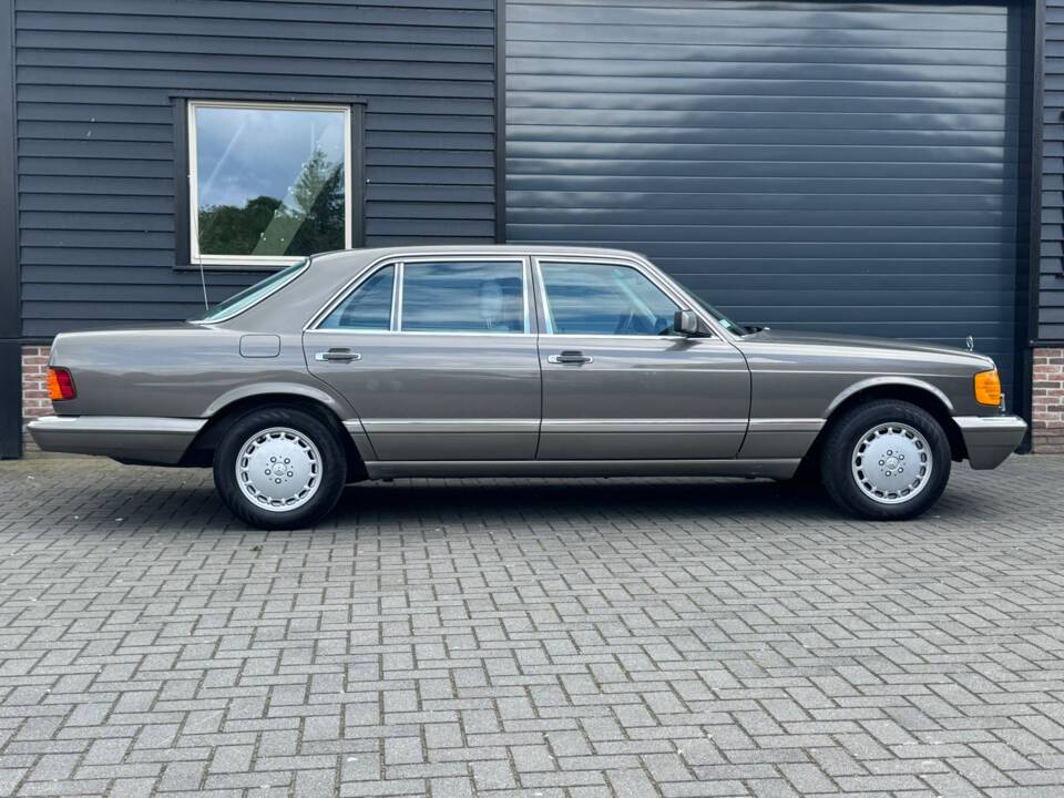 Image 2/26 of Mercedes-Benz 420 SEL (1986)