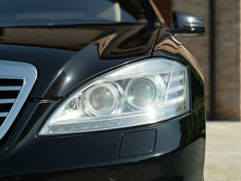 Immagine 14/50 di Mercedes-Benz S 350 CDI BlueEFFICIENCY L (2011)