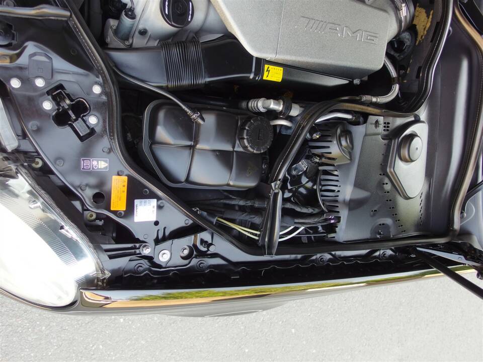 Image 73/98 of Mercedes-Benz E 63 AMG T (2008)
