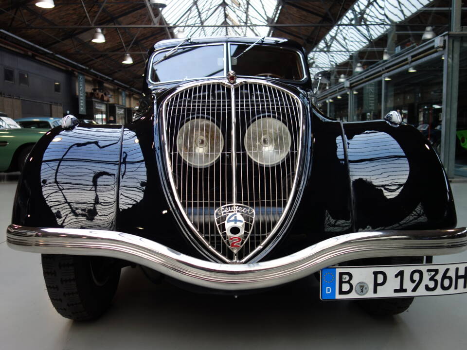 Afbeelding 3/33 van Peugeot 402 B (1936)