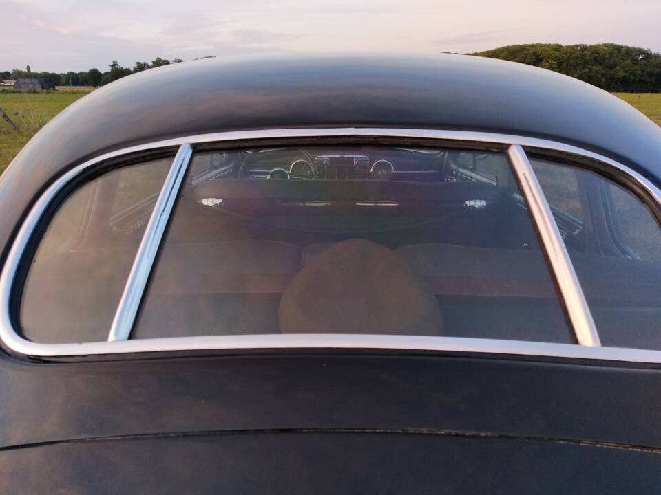 Image 25/50 of Cadillac 61 Sedan (1941)