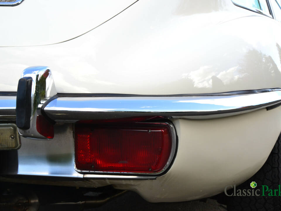 Imagen 49/50 de Jaguar E-Type V12 (2+2) (1971)