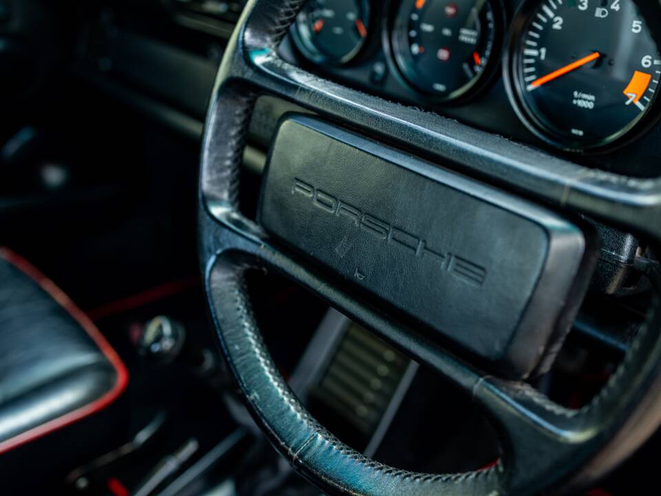 Bild 37/50 von Porsche 911 Carrera 3.2 (1989)