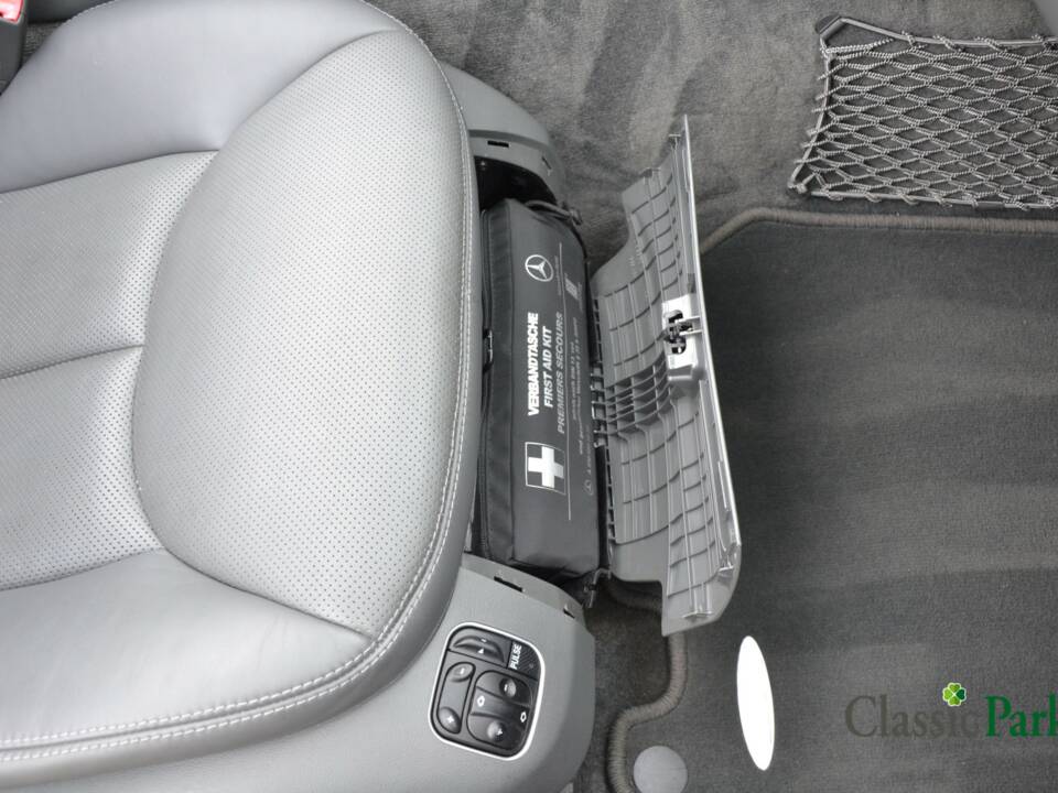 Immagine 36/50 di Mercedes-Benz SL 600 (2004)