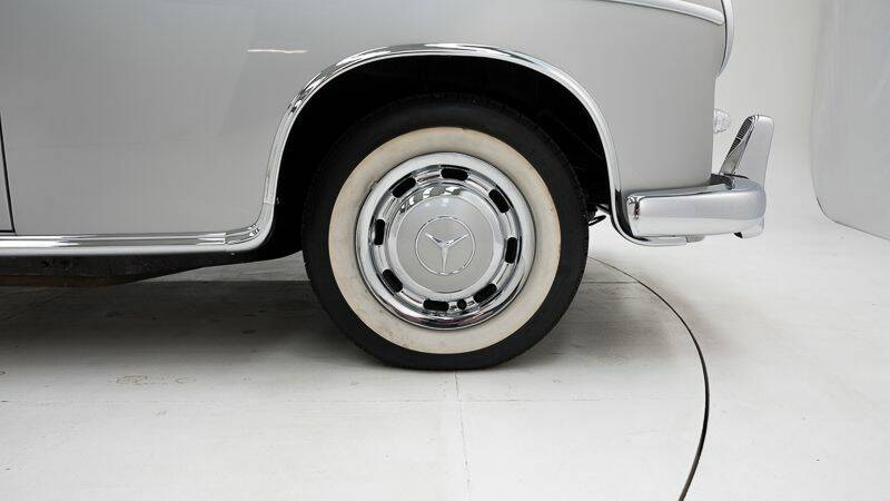 Afbeelding 10/15 van Mercedes-Benz 220 S Cabriolet (1959)