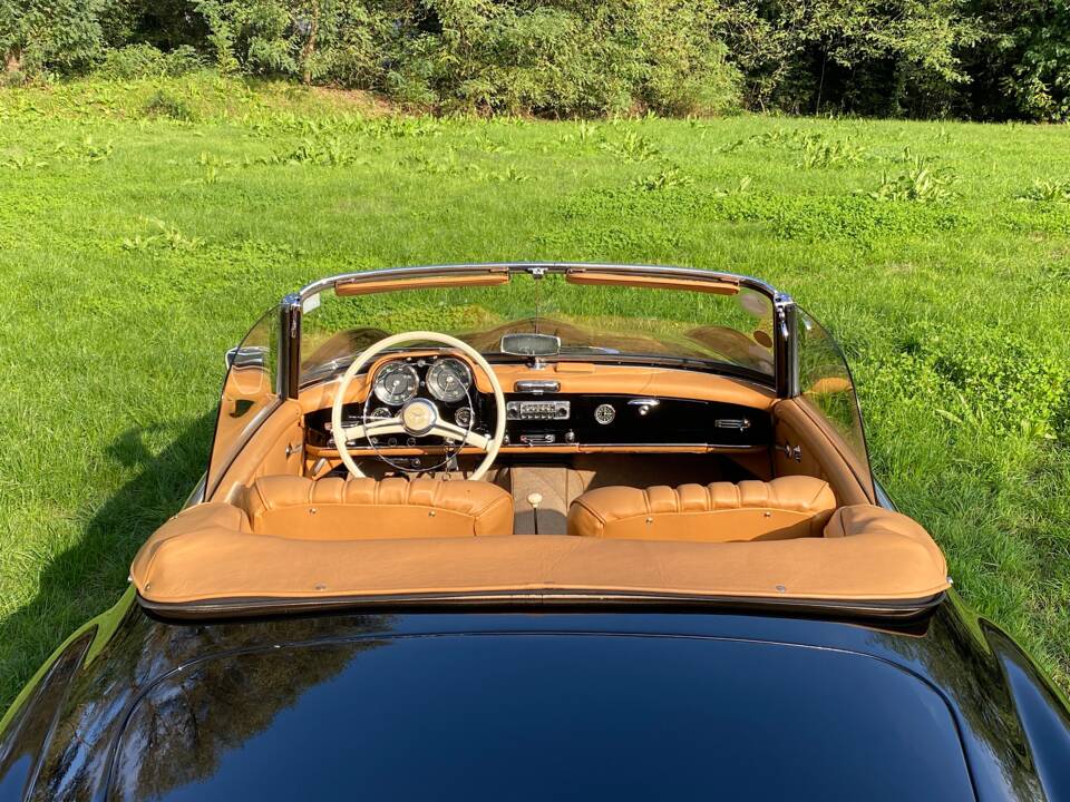 Image 34/67 of Mercedes-Benz 190 SL (1961)