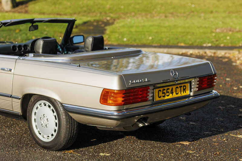 Image 9/33 of Mercedes-Benz 500 SL (1986)