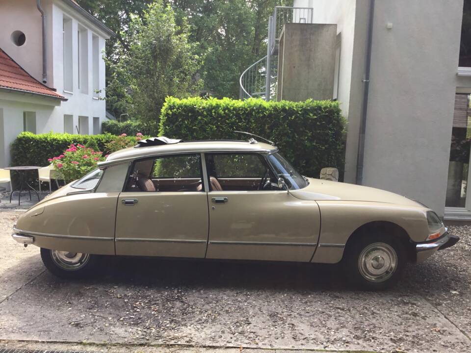 Image 5/82 de Citroën DS 20 (1974)