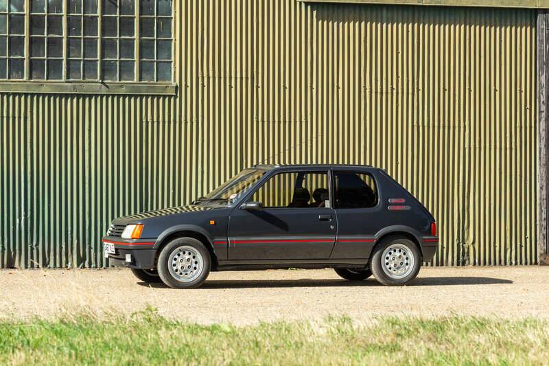 Imagen 20/50 de Peugeot 205 GTi 1.6 (1989)