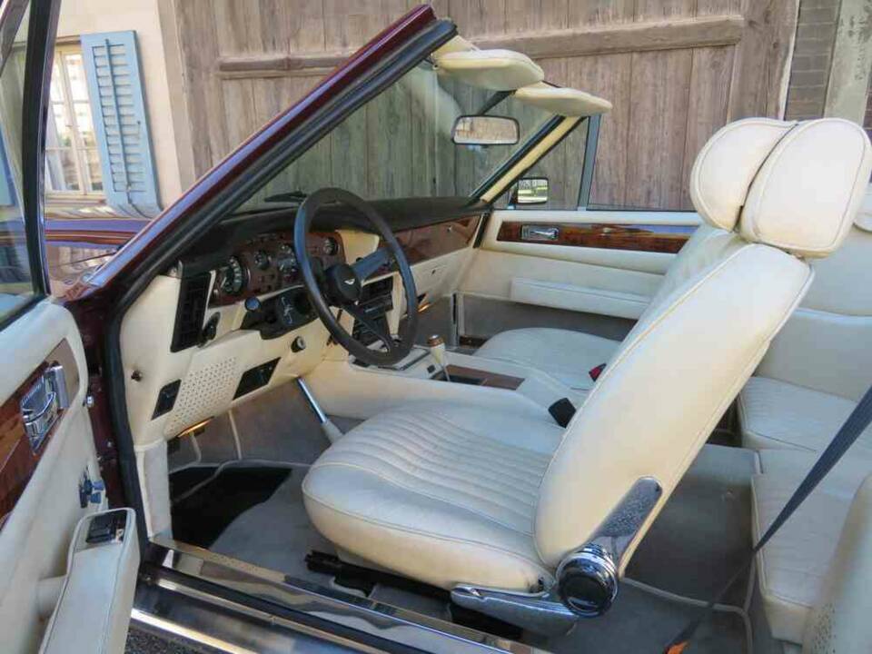 Image 7/22 of Aston Martin V8 Volante (1980)