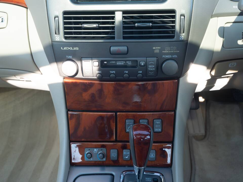 Afbeelding 42/50 van Lexus LS 430 (2002)