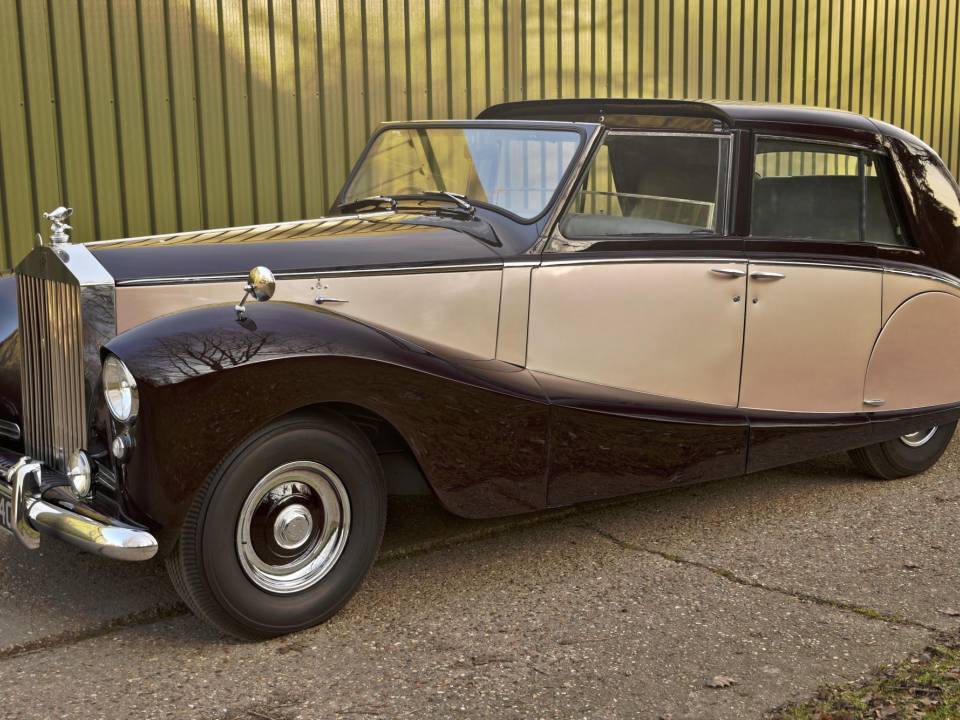 Image 2/48 of Rolls-Royce Silver Wraith (1953)