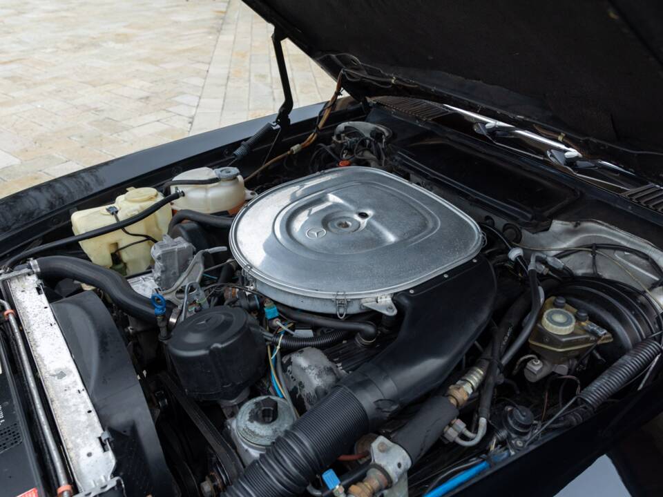 Afbeelding 48/50 van Mercedes-Benz 560 SL (1986)