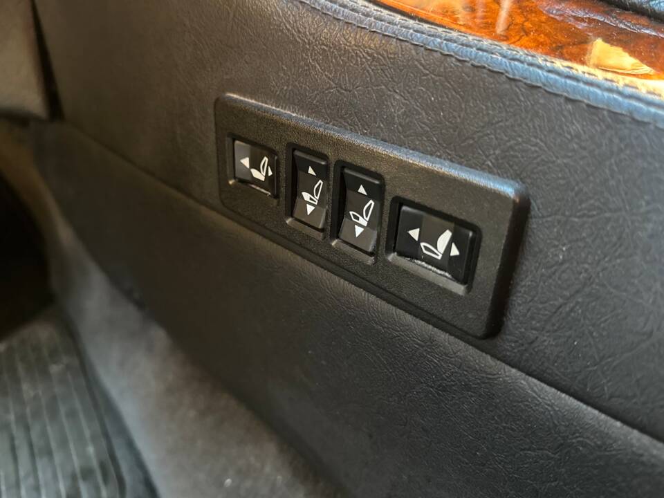 Image 35/40 of Jaguar Sovereign 3.6 (1989)