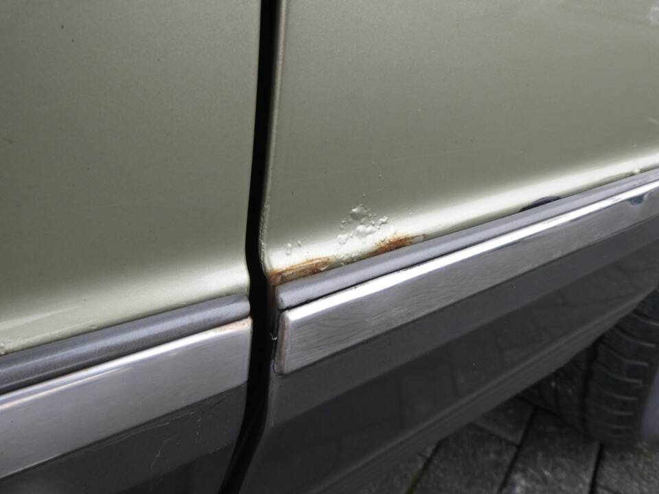 Image 22/23 of Mercedes-Benz 380 SEC (1982)