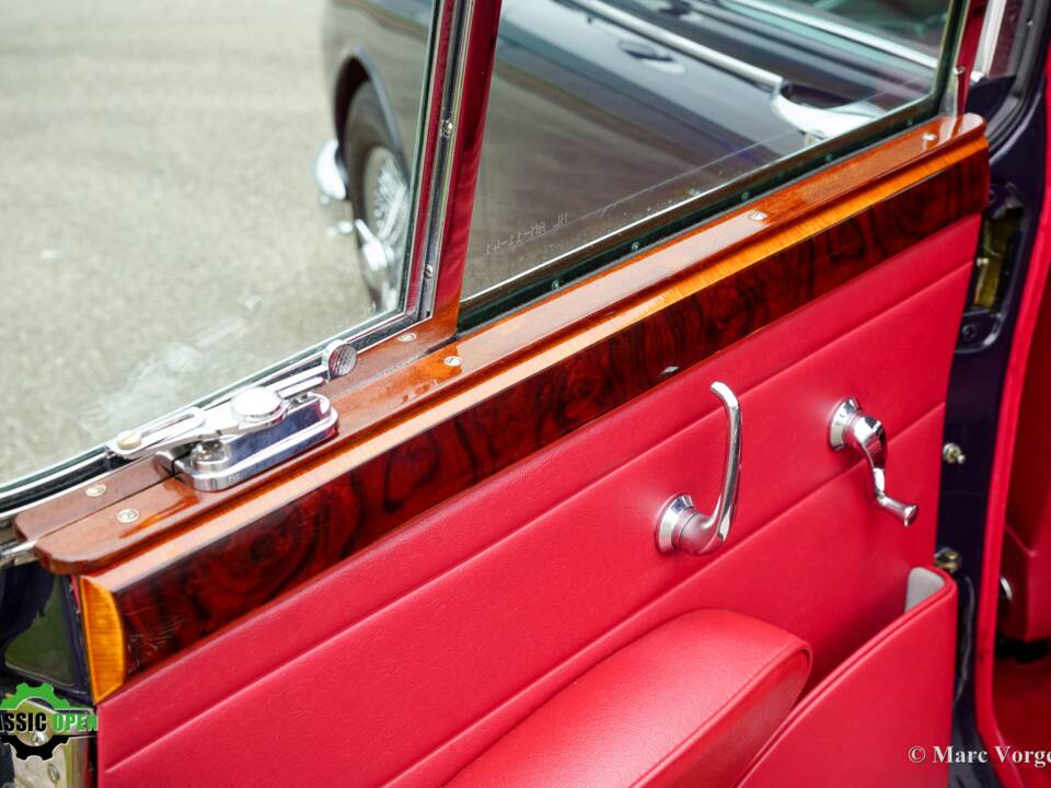 Image 10/42 of Jaguar Mk II 3.8 (1963)