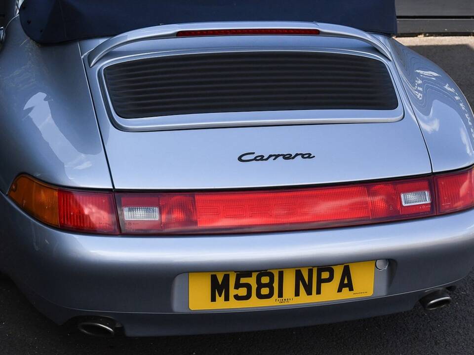 Image 16/53 of Porsche 911 Carrera (1994)