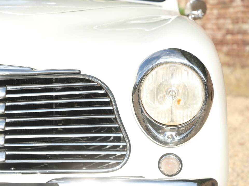 Image 19/50 of SIMCA 8 Sport (1950)