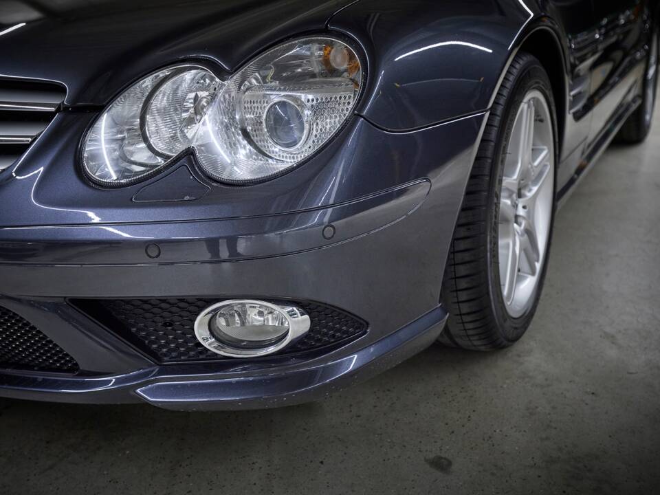 Image 27/99 de Mercedes-Benz SL 550 (2007)