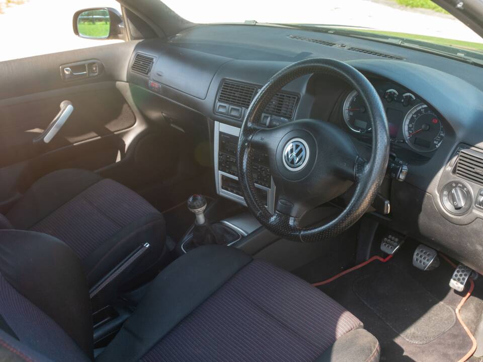 Bild 32/43 von Volkswagen Golf IV 1.8T GTI (2002)