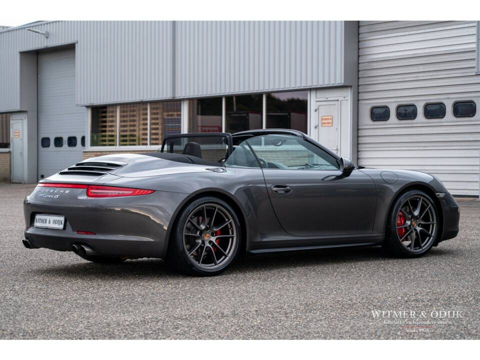 Image 14/47 of Porsche 911 Carrera 4S (2014)