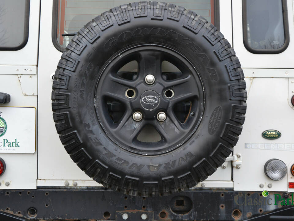 Image 46/50 of Land Rover Defender 90 (2008)