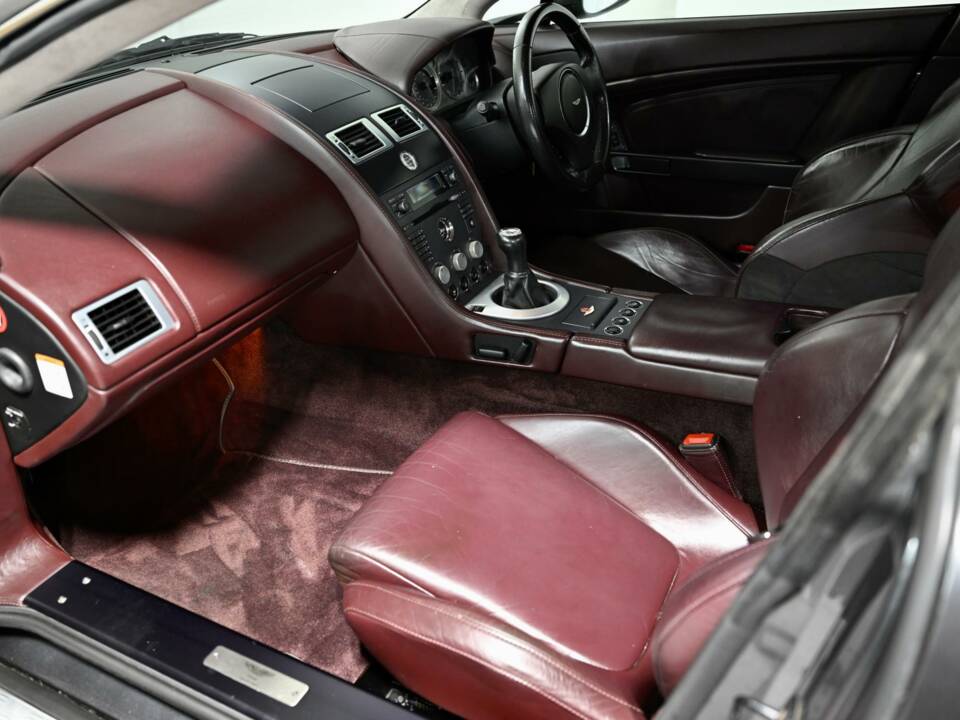 Image 26/50 de Aston Martin V8 Vantage (2006)