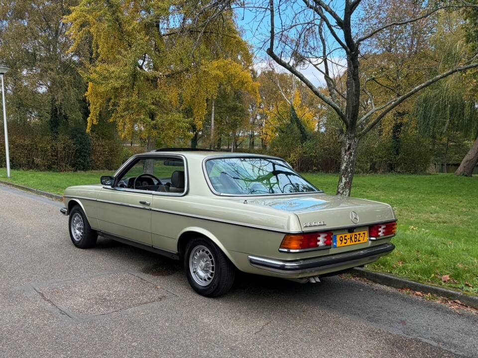 Afbeelding 20/35 van Mercedes-Benz 280 CE (1983)